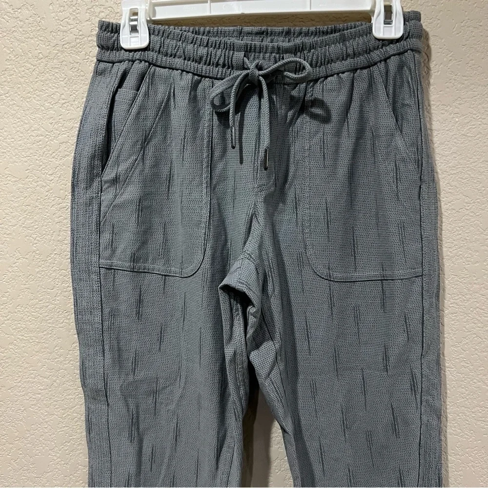 Athleta Farallon Printed Jogger Pants Women’s Size 2P Gray S/657547 $89 Active,